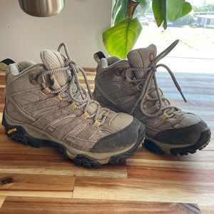 Merrell Moab 2 Taupe Hiking Boots 🥾